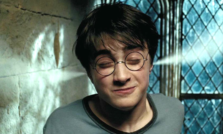 Daniel Radcliffe, el famoso ‘Harry Potter’ le lleva la contraria a sus condiciones físicas para hacer lo que más le gusta